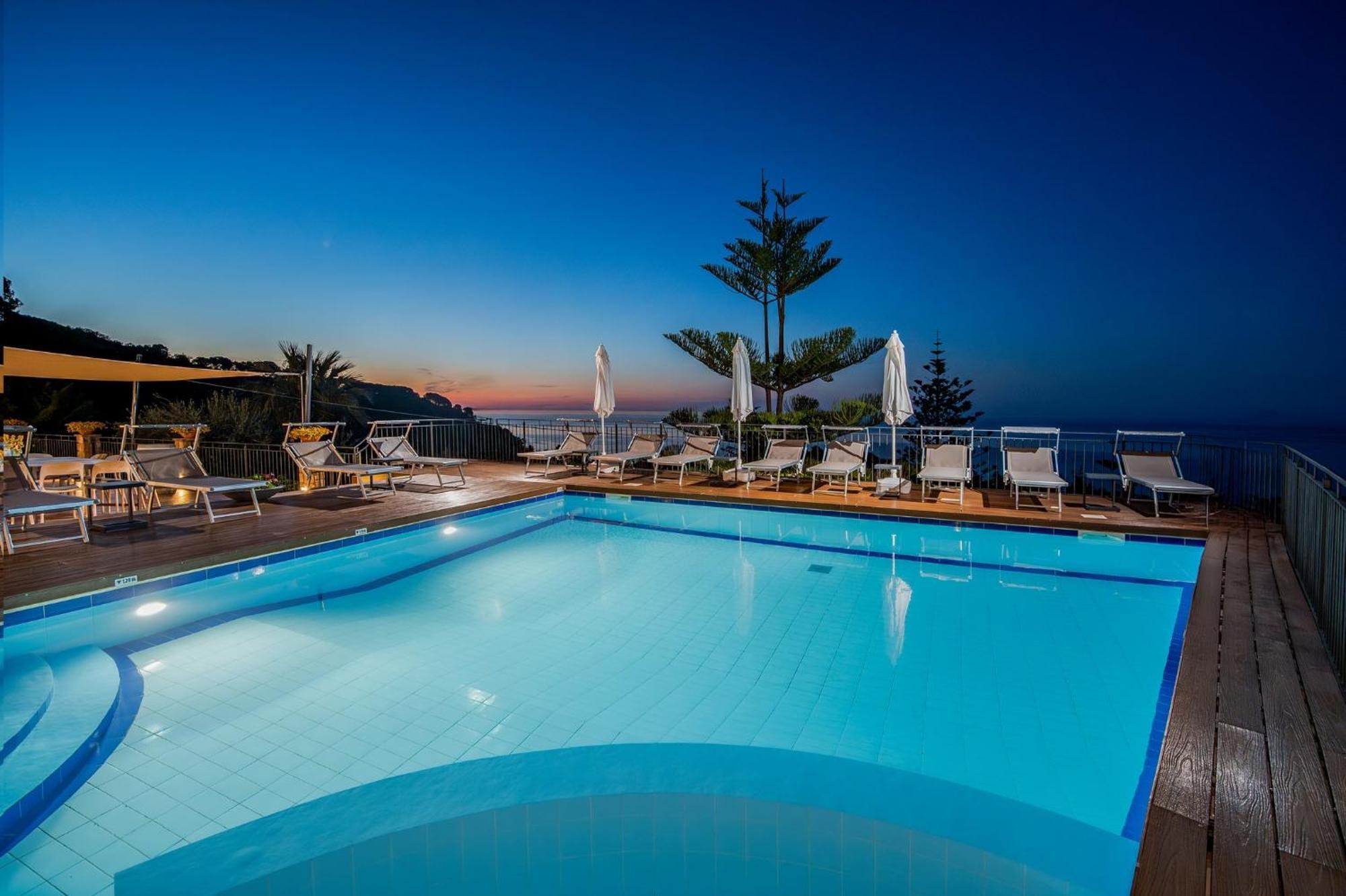 Villa Provenza 12&4, Emma Villas Cefalu Exterior photo